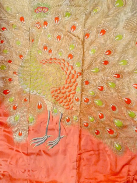 Photo9: N1015L Vintage Japanese kimono  Shiny White UCHIKAKE Wedding for women / Silk. Peacock   (Grade B) (9)