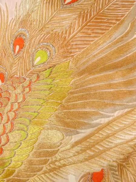 Photo18: N1015L Vintage Japanese kimono  Shiny White UCHIKAKE Wedding for women / Silk. Peacock   (Grade B) (18)