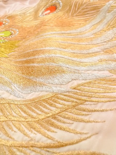 Photo28: N1015L Vintage Japanese kimono  Shiny White UCHIKAKE Wedding for women / Silk. Peacock   (Grade B) (28)