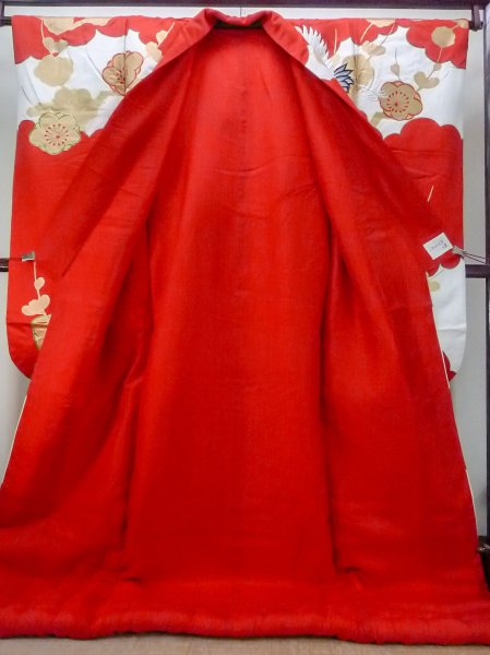 Photo4: N1015N Vintage Japanese kimono  Vivid Red UCHIKAKE Wedding for women / Silk. UME plum bloom,   (Grade B) (4)