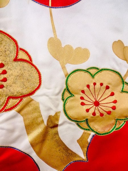 Photo16: N1015N Vintage Japanese kimono  Vivid Red UCHIKAKE Wedding for women / Silk. UME plum bloom,   (Grade B) (16)