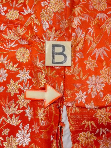 Photo16: N1015O Vintage Japanese kimono  Shiny Orange KAKESHITA under Uchikake for women / Silk. Chrysanthemum,   (Grade B) (16)