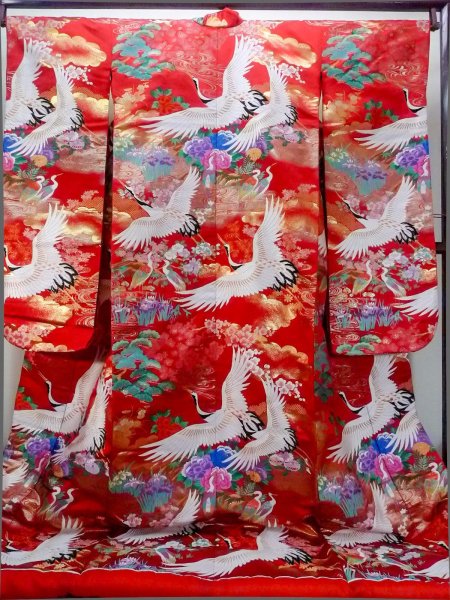 Photo2: N1015Q Used Japanese kimono  Vivid Red UCHIKAKE Wedding for women / Silk. Peony,   (Grade B) (2)
