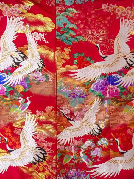 Photo10: N1015Q Used Japanese kimono  Vivid Red UCHIKAKE Wedding for women / Silk. Peony,   (Grade B) (10)