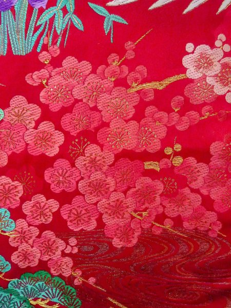 Photo20: N1015Q Used Japanese kimono  Vivid Red UCHIKAKE Wedding for women / Silk. Peony,   (Grade B) (20)
