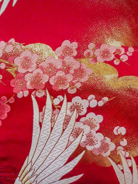 Photo21: N1015Q Used Japanese kimono  Vivid Red UCHIKAKE Wedding for women / Silk. Peony,   (Grade B) (21)