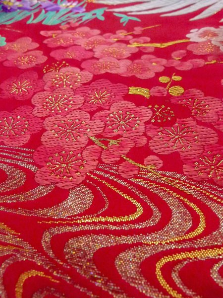 Photo27: N1015Q Used Japanese kimono  Vivid Red UCHIKAKE Wedding for women / Silk. Peony,   (Grade B) (27)