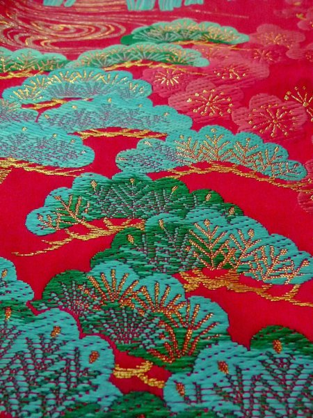 Photo28: N1015Q Used Japanese kimono  Vivid Red UCHIKAKE Wedding for women / Silk. Peony,   (Grade B) (28)