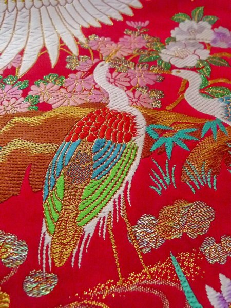 Photo29: N1015Q Used Japanese kimono  Vivid Red UCHIKAKE Wedding for women / Silk. Peony,   (Grade B) (29)