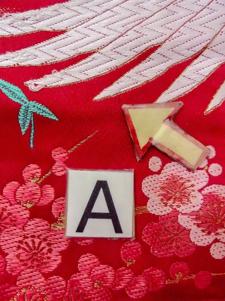 Photo35: N1015Q Used Japanese kimono  Vivid Red UCHIKAKE Wedding for women / Silk. Peony,   (Grade B) (35)