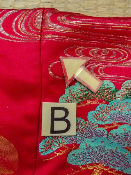 Photo36: N1015Q Used Japanese kimono  Vivid Red UCHIKAKE Wedding for women / Silk. Peony,   (Grade B) (36)