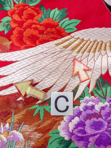 Photo37: N1015Q Used Japanese kimono  Vivid Red UCHIKAKE Wedding for women / Silk. Peony,   (Grade B) (37)