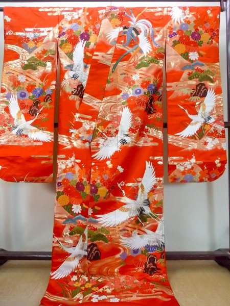 Photo3: N1015R Used Japanese kimono  Shiny Red UCHIKAKE Wedding for women / Silk. SAKURA cherry blossom,   (Grade B) (3)