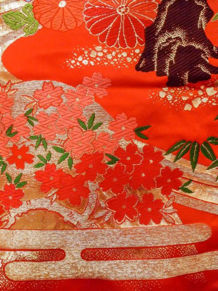 Photo13: N1015R Used Japanese kimono  Shiny Red UCHIKAKE Wedding for women / Silk. SAKURA cherry blossom,   (Grade B) (13)