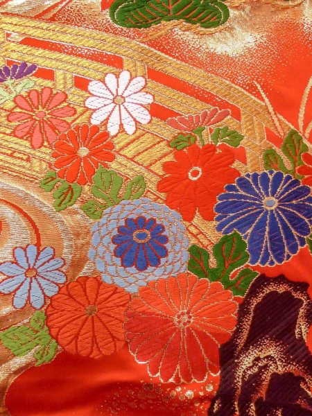 Photo15: N1015R Used Japanese kimono  Shiny Red UCHIKAKE Wedding for women / Silk. SAKURA cherry blossom,   (Grade B) (15)