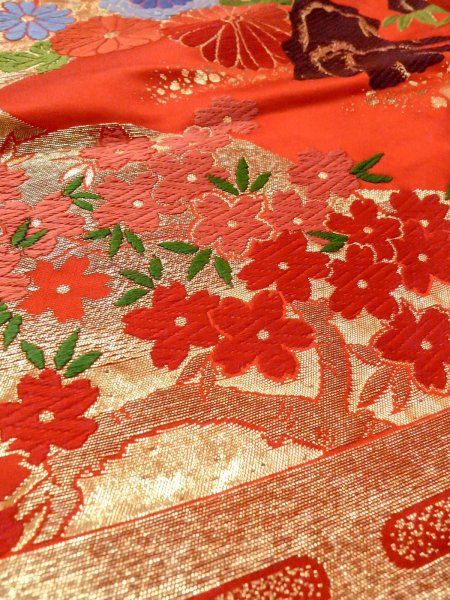 Photo23: N1015R Used Japanese kimono  Shiny Red UCHIKAKE Wedding for women / Silk. SAKURA cherry blossom,   (Grade B) (23)