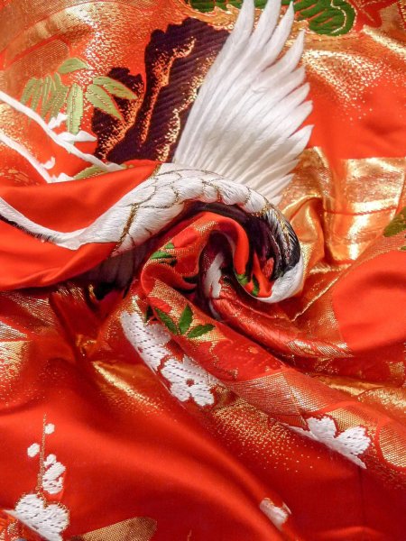 Photo32: N1015R Used Japanese kimono  Shiny Red UCHIKAKE Wedding for women / Silk. SAKURA cherry blossom,   (Grade B) (32)