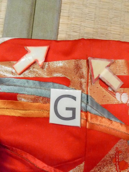 Photo40: N1015R Used Japanese kimono  Shiny Red UCHIKAKE Wedding for women / Silk. SAKURA cherry blossom,   (Grade B) (40)