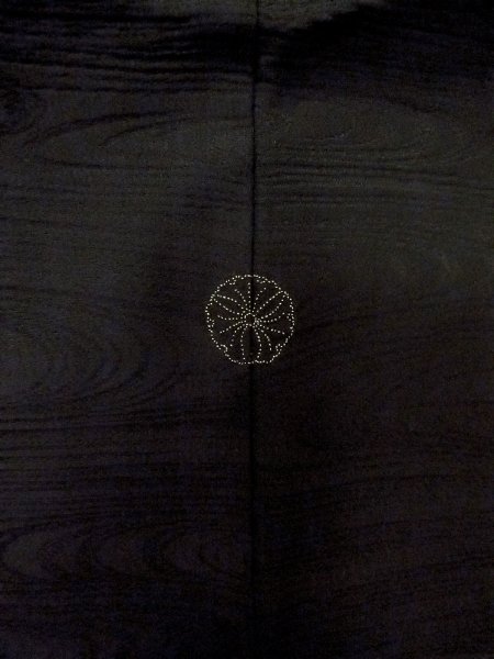 Photo3: N1101T Vintage Japanese kimono  Dark Black HAORI short jacket for women / Silk.    (Grade B) (3)