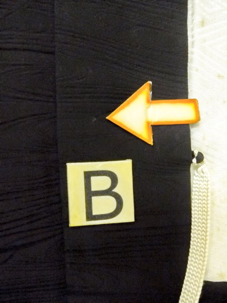 Photo14: N1101T Vintage Japanese kimono  Dark Black HAORI short jacket for women / Silk.    (Grade B) (14)