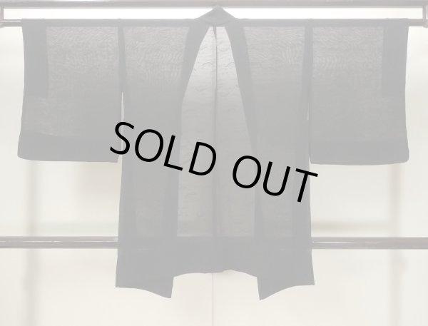 Photo2: N1102A Vintage Japanese kimono   Black HAORI short jacket for women / Silk.    (Grade A) (2)