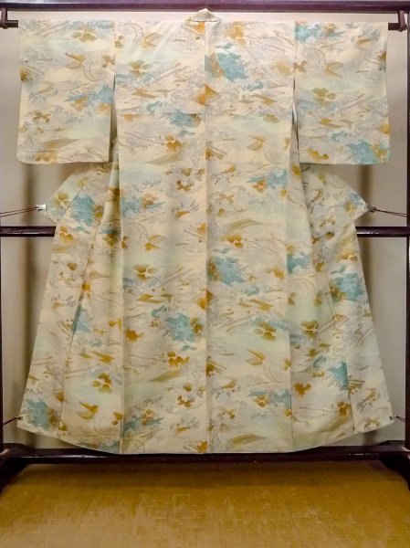 Photo1: N1112P Vintage Japanese kimono  Light Off White KOMON dyed for women / Silk. MOMIJI maple leaf,   (Grade C) (1)