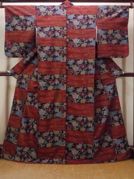Photo1: Mint N1126D Vintage Japanese kimono  Dark Dark Red TSUMUGI pongee for women / Silk. Flower,   (Grade A) (1)