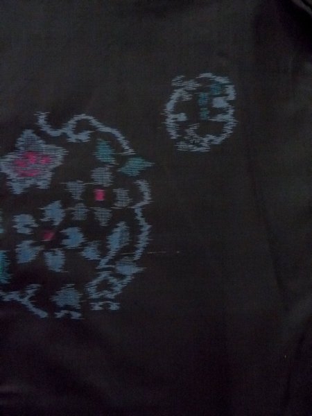 Photo3: N1126G Antique Japanese kimono   Black TSUMUGI pongee for women / Silk. Flower circle   (Grade A) (3)