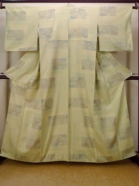 Photo1: N1126J Used Japanese kimono  Pale Yellowish Green TSUMUGI pongee for women / Silk. Flower,   (Grade B) (1)