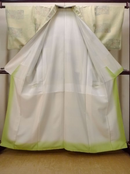 Photo2: N1126J Used Japanese kimono  Pale Yellowish Green TSUMUGI pongee for women / Silk. Flower,   (Grade B) (2)