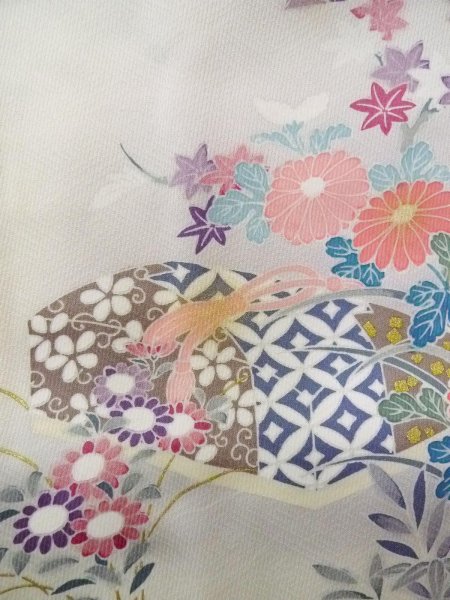 Photo8: N1126M Used Japanese kimono  Pale Off White HOUMONGI formal for women / Silk. Chrysanthemum, Letter box pattern  (Grade B) (8)