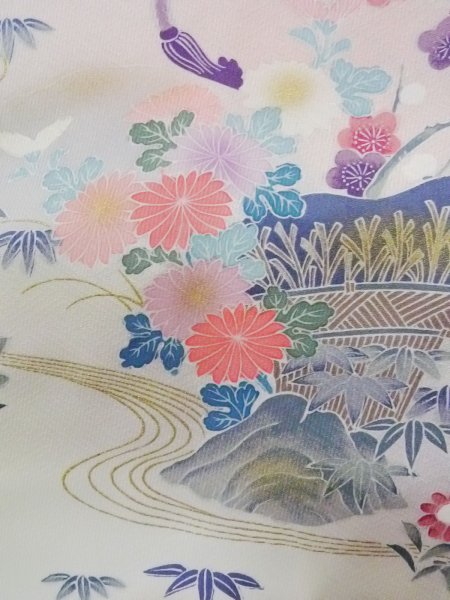 Photo9: N1126M Used Japanese kimono  Pale Off White HOUMONGI formal for women / Silk. Chrysanthemum, Letter box pattern  (Grade B) (9)