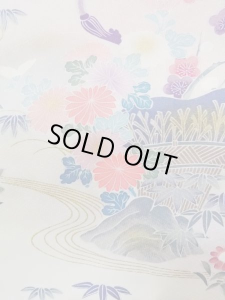 Photo9: N1126M Used Japanese kimono  Pale Off White HOUMONGI formal for women / Silk. Chrysanthemum, Letter box pattern  (Grade B) (9)