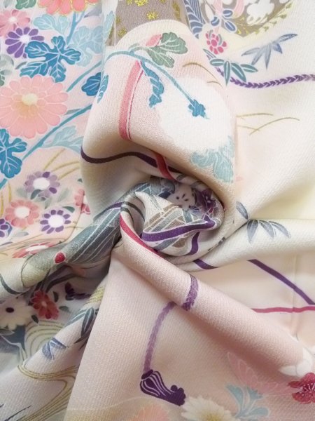 Photo15: N1126M Used Japanese kimono  Pale Off White HOUMONGI formal for women / Silk. Chrysanthemum, Letter box pattern  (Grade B) (15)
