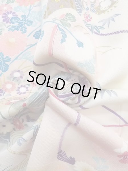 Photo15: N1126M Used Japanese kimono  Pale Off White HOUMONGI formal for women / Silk. Chrysanthemum, Letter box pattern  (Grade B) (15)