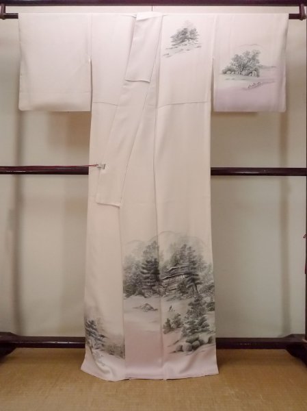 Photo2: N1126N Used Japanese kimono  Purplish Ivory HOUMONGI formal for women / Silk. Temple,   (Grade B) (2)