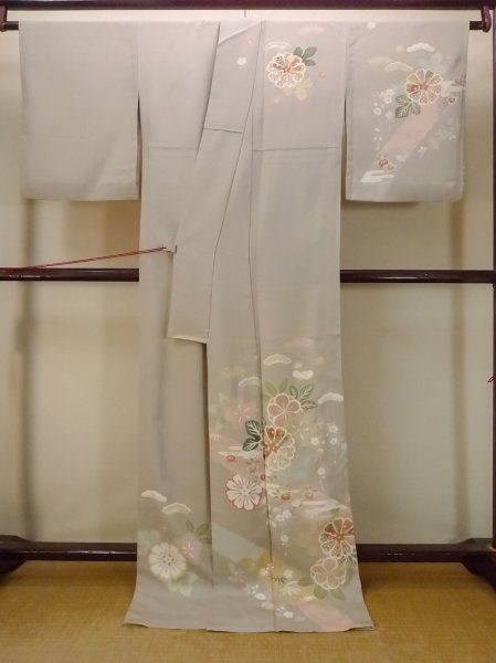 Photo2: N1126P Used Japanese kimono  Pale Beige HOUMONGI formal for women / Silk. SAKURA cherry blossom,   (Grade C) (2)