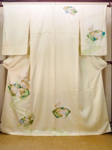 Photo1: N1126T Used Japanese kimono  Shiny Ivory HOUMONGI formal for women / Silk. SAKURA cherry blossom,   (Grade C) (1)