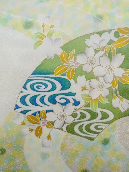 Photo8: N1126T Used Japanese kimono  Shiny Ivory HOUMONGI formal for women / Silk. SAKURA cherry blossom,   (Grade C) (8)