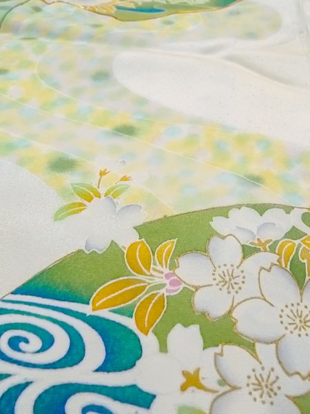 Photo14: N1126T Used Japanese kimono  Shiny Ivory HOUMONGI formal for women / Silk. SAKURA cherry blossom,   (Grade C) (14)