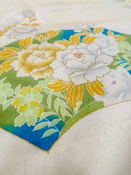 Photo15: N1126T Used Japanese kimono  Shiny Ivory HOUMONGI formal for women / Silk. SAKURA cherry blossom,   (Grade C) (15)