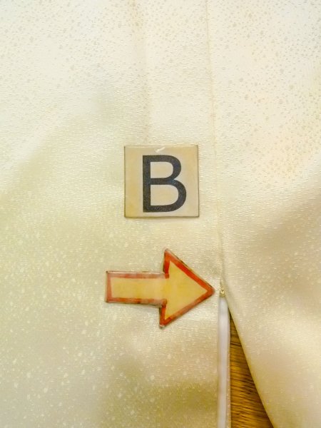 Photo21: N1126T Used Japanese kimono  Shiny Ivory HOUMONGI formal for women / Silk. SAKURA cherry blossom,   (Grade C) (21)