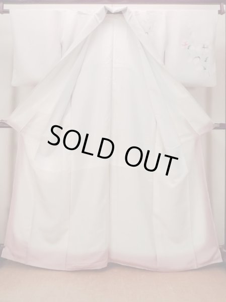 Photo3: N1126V Used Japanese kimono  Pale Gray HOUMONGI formal for women / Silk. Camellia,   (Grade B) (3)