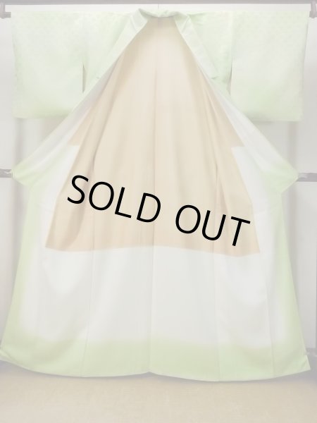 Photo2: N1210F Vintage Japanese kimono  Light Yellowish Green IROMUJI plain colored for women / Silk. Gradation   (Grade C) (2)