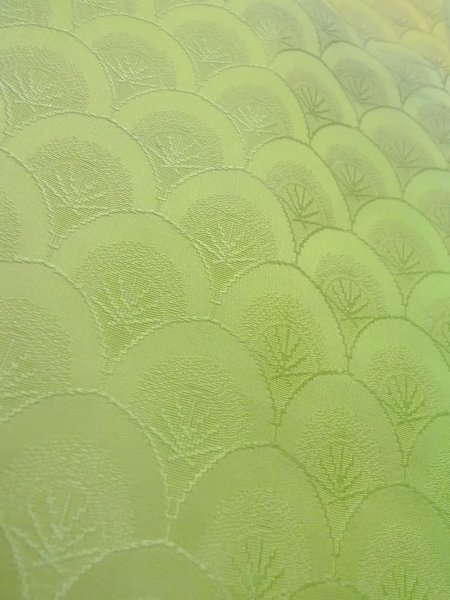 Photo9: N1210F Vintage Japanese kimono  Light Yellowish Green IROMUJI plain colored for women / Silk. Gradation   (Grade C) (9)