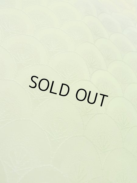 Photo9: N1210F Vintage Japanese kimono  Light Yellowish Green IROMUJI plain colored for women / Silk. Gradation   (Grade C) (9)