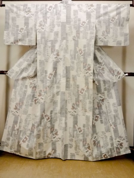 Photo1: N1210V Used Japanese kimono   Ivory TSUMUGI pongee for women / Silk. Flower,   (Grade C) (1)