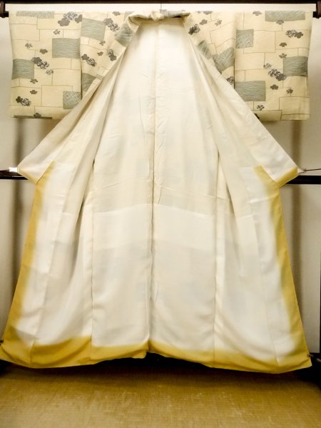 Photo2: Mint N1211C Used Japanese kimono  Grayish Yellow KOMON dyed for women / Silk. Chrysanthemum,   (Grade A) (2)