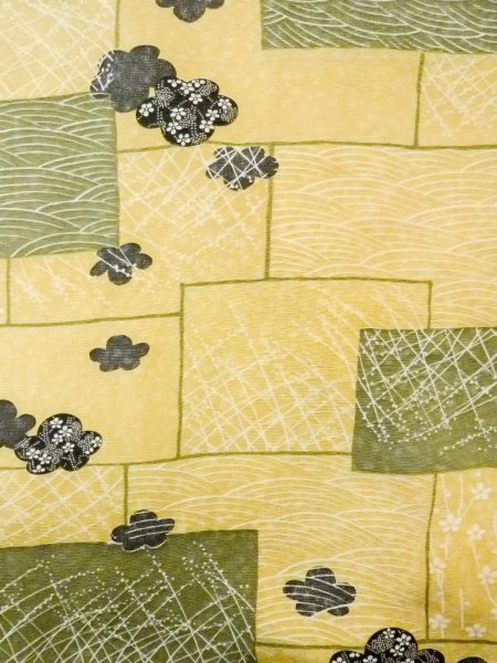 Photo4: Mint N1211C Used Japanese kimono  Grayish Yellow KOMON dyed for women / Silk. Chrysanthemum,   (Grade A) (4)