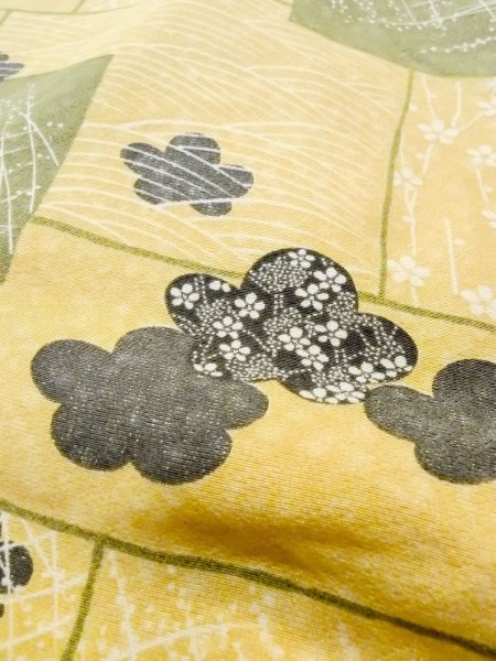 Photo8: Mint N1211C Used Japanese kimono  Grayish Yellow KOMON dyed for women / Silk. Chrysanthemum,   (Grade A) (8)
